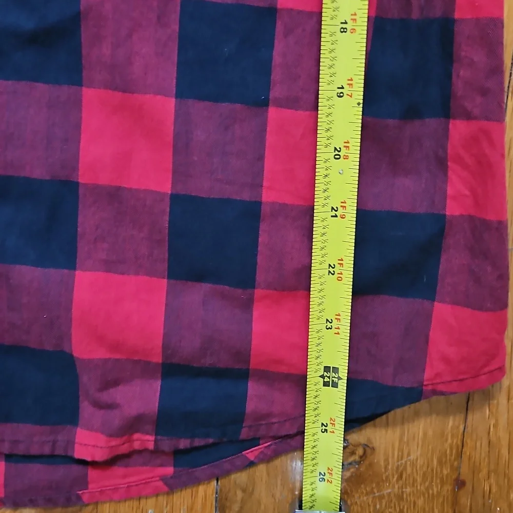 Untuckit Women Button Up Shirt 2 Red Plaid DYLAN Collared Front
